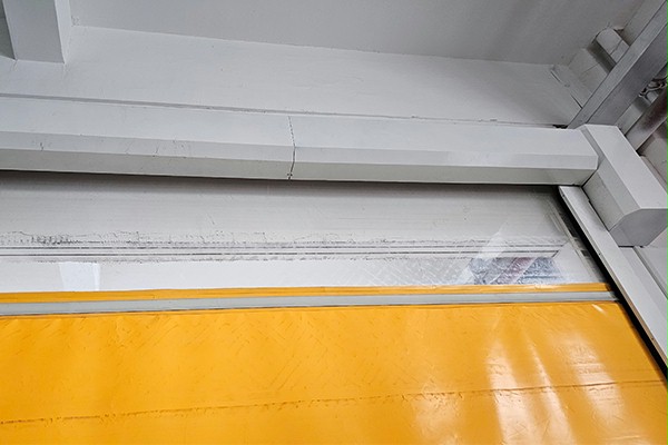 快速卷簾門品質(zhì)差異解析:廉價陷阱與高端工藝的本質(zhì)區(qū)別插圖 快速卷簾門品質(zhì)差異解析:廉價陷阱與高端工藝的本質(zhì)區(qū)別插圖